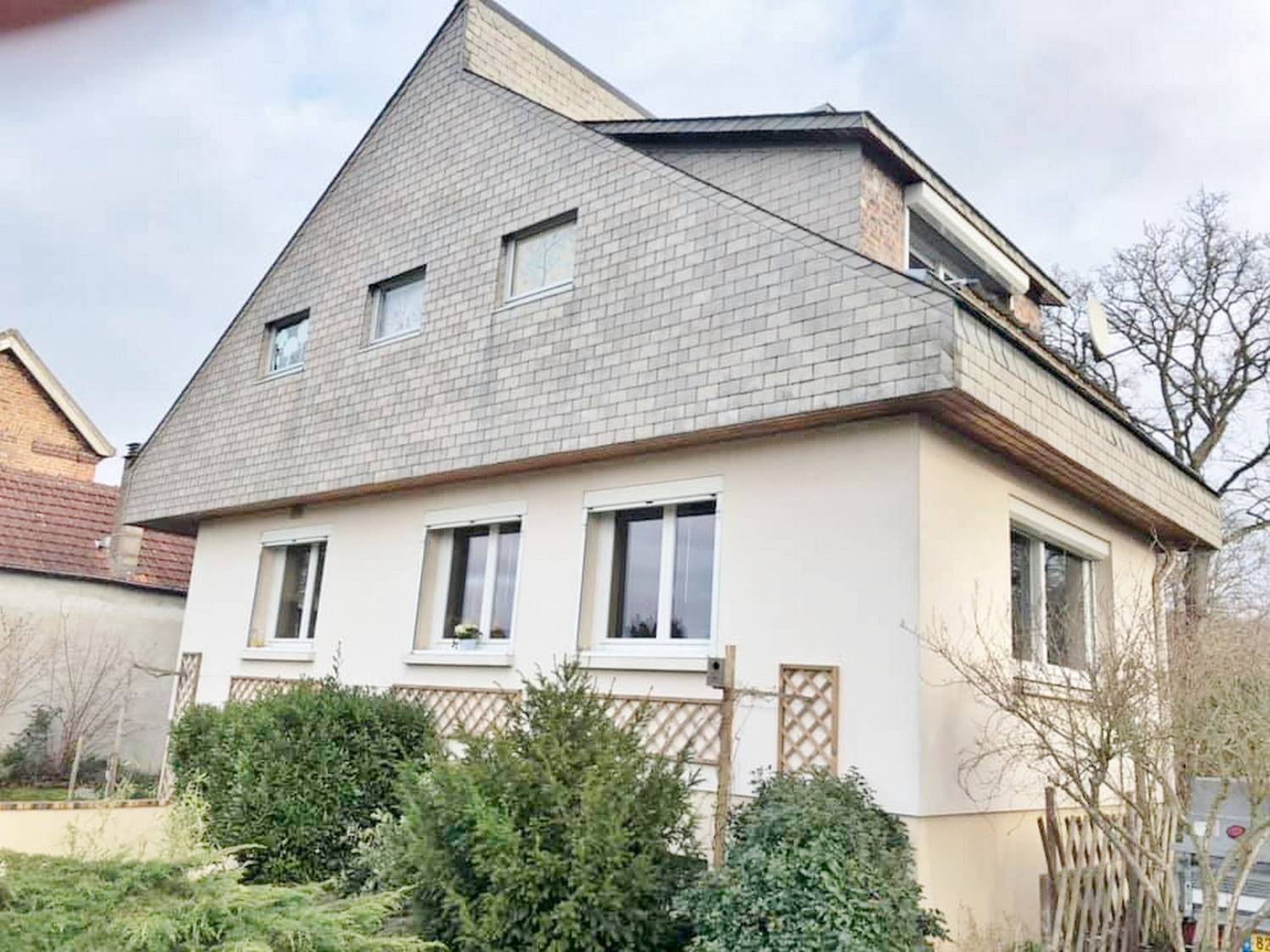 A vendre maison architecte avec 5 chambres proche des écoles et des commerces sur Saint Aubin lès Elbeuf 76410