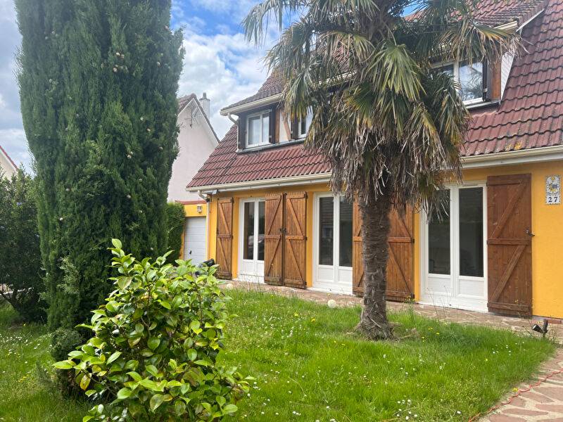 A vendre  pavillon de 100 m² édifié sur 570 m² de terrain sur la commune de BOSROUMOIS 27670