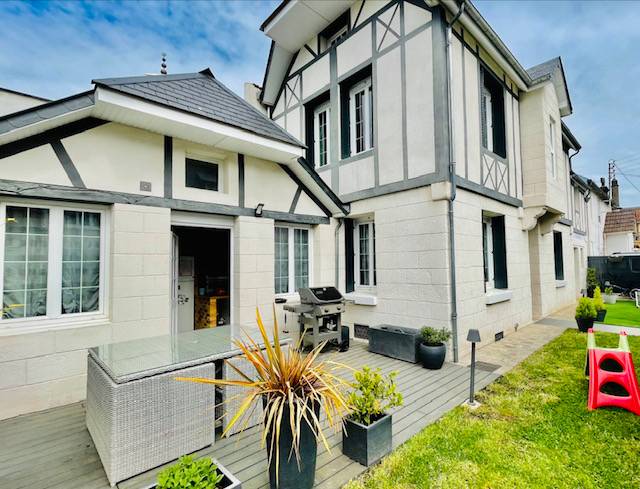 A saisir belle maison bourgeoise de 115 m² habitable sur la commune d'ELBEUF 76500